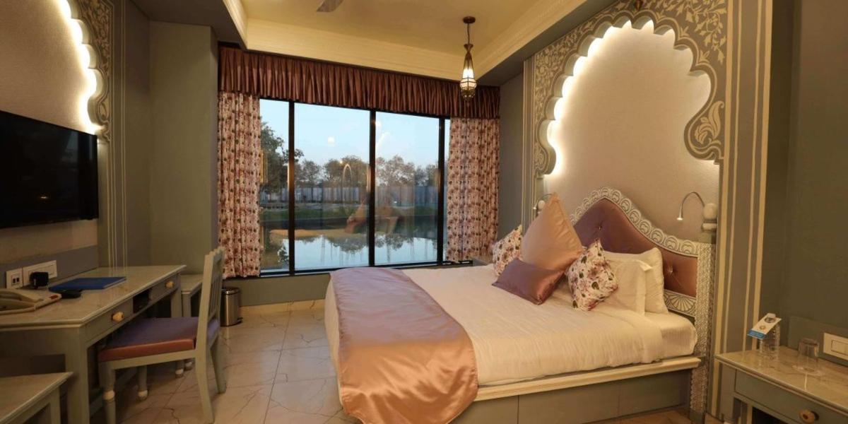 Neonz Resort & Club Ānand Εξωτερικό φωτογραφία
