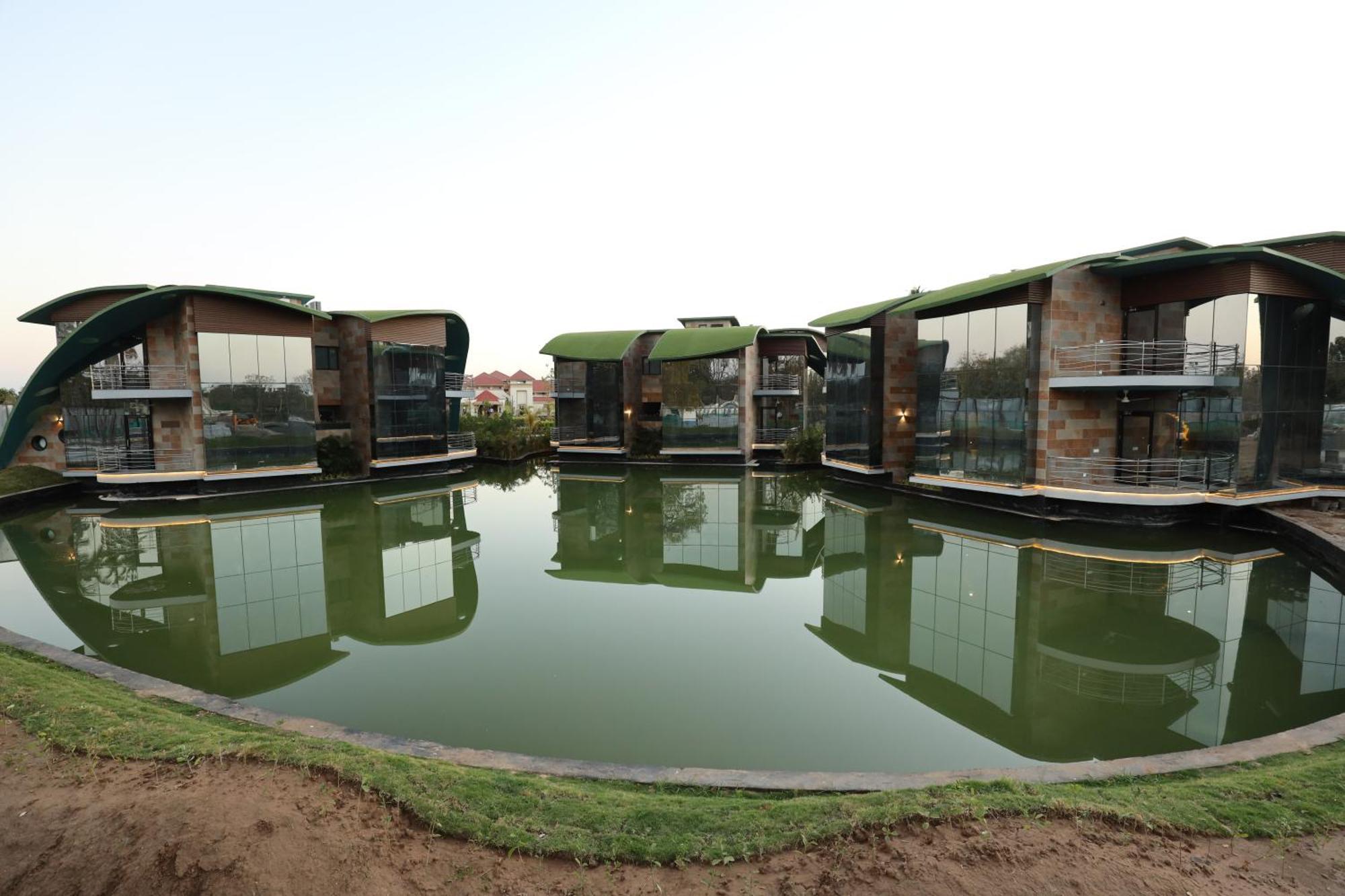 Neonz Resort & Club Ānand Εξωτερικό φωτογραφία