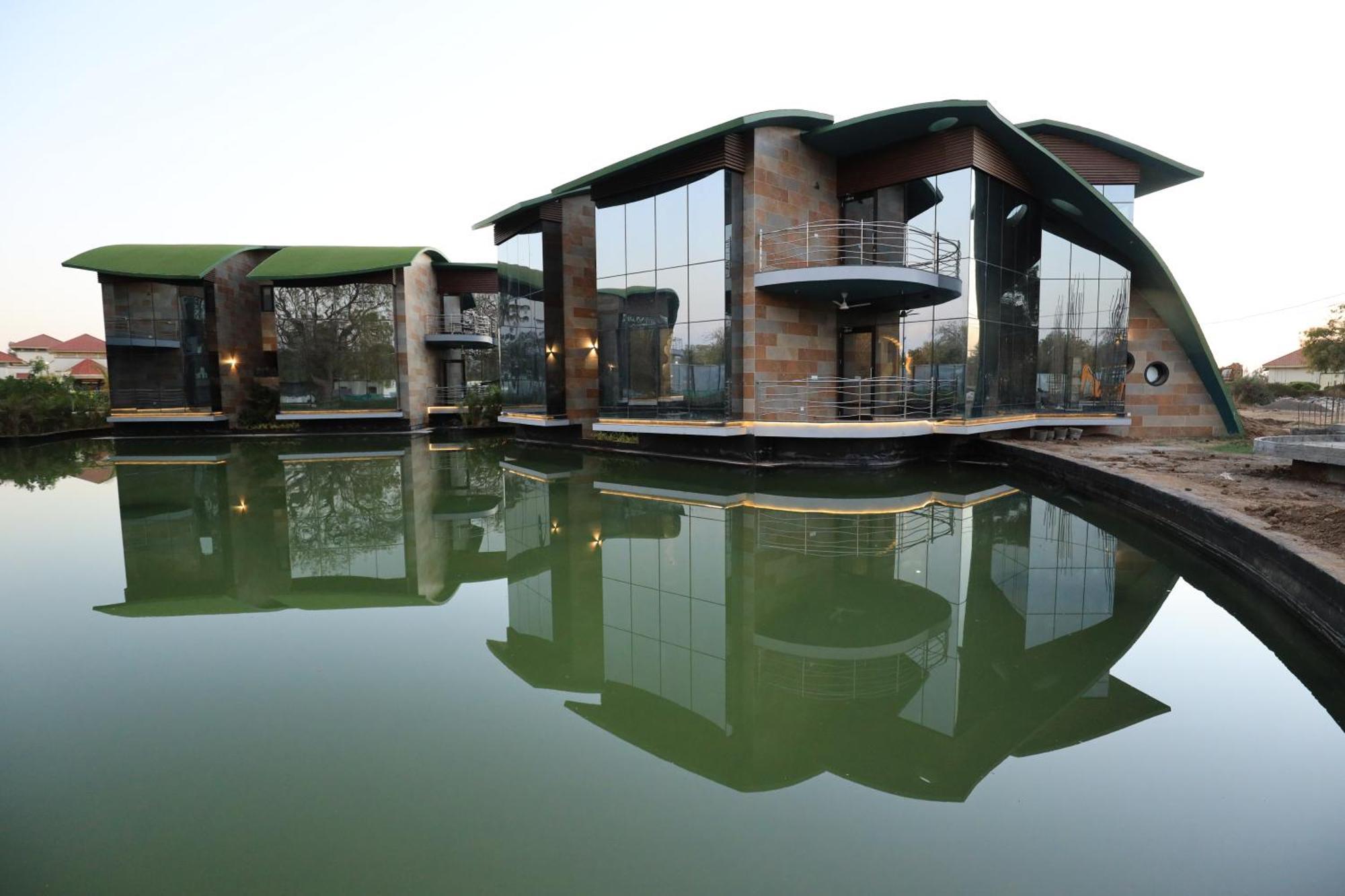 Neonz Resort & Club Ānand Εξωτερικό φωτογραφία