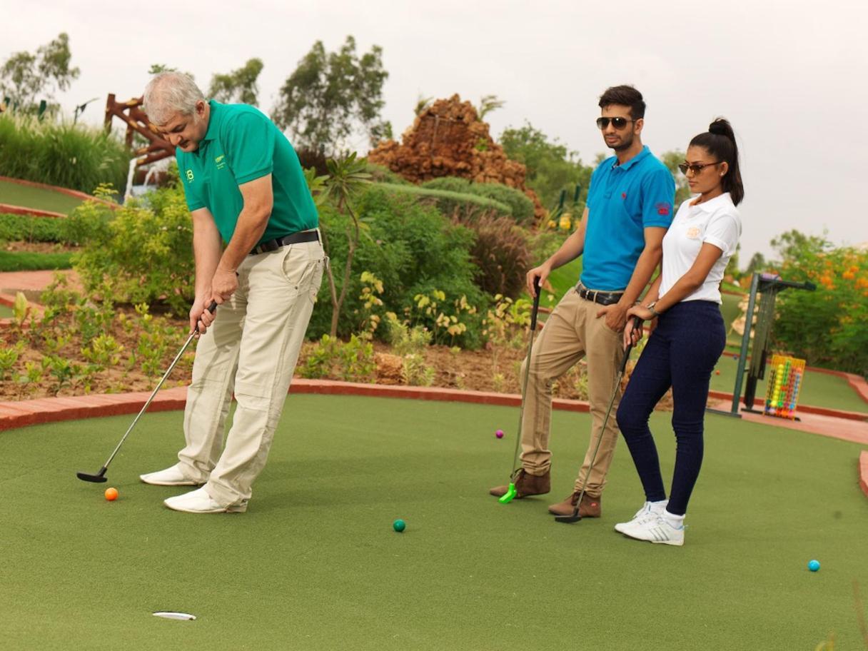 Neonz Resort & Club Ānand Εξωτερικό φωτογραφία